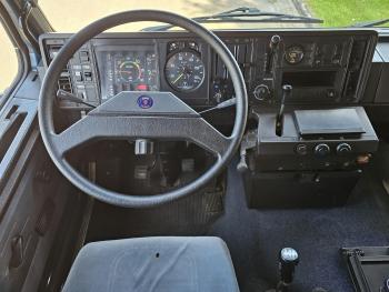 R 112M 4x2 / UNIQUE / TOPCONDITION